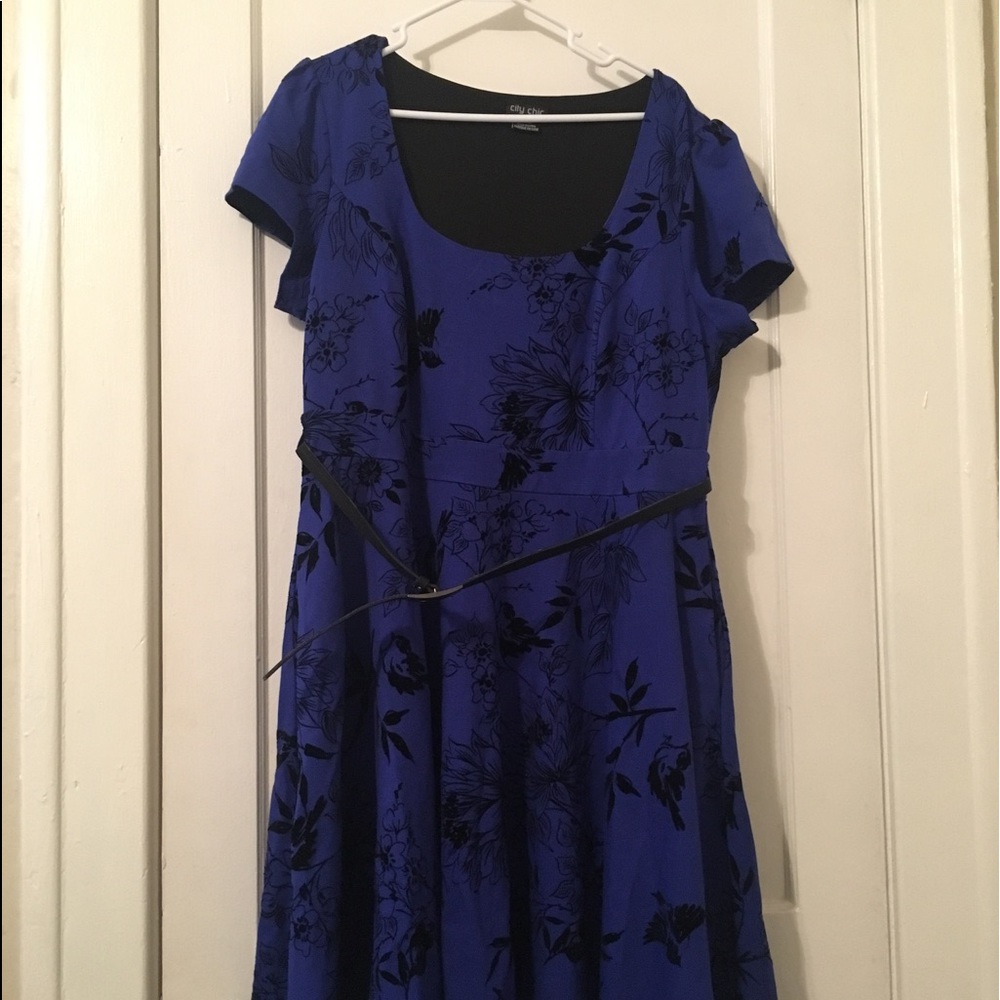 City chic blue floral belted dress